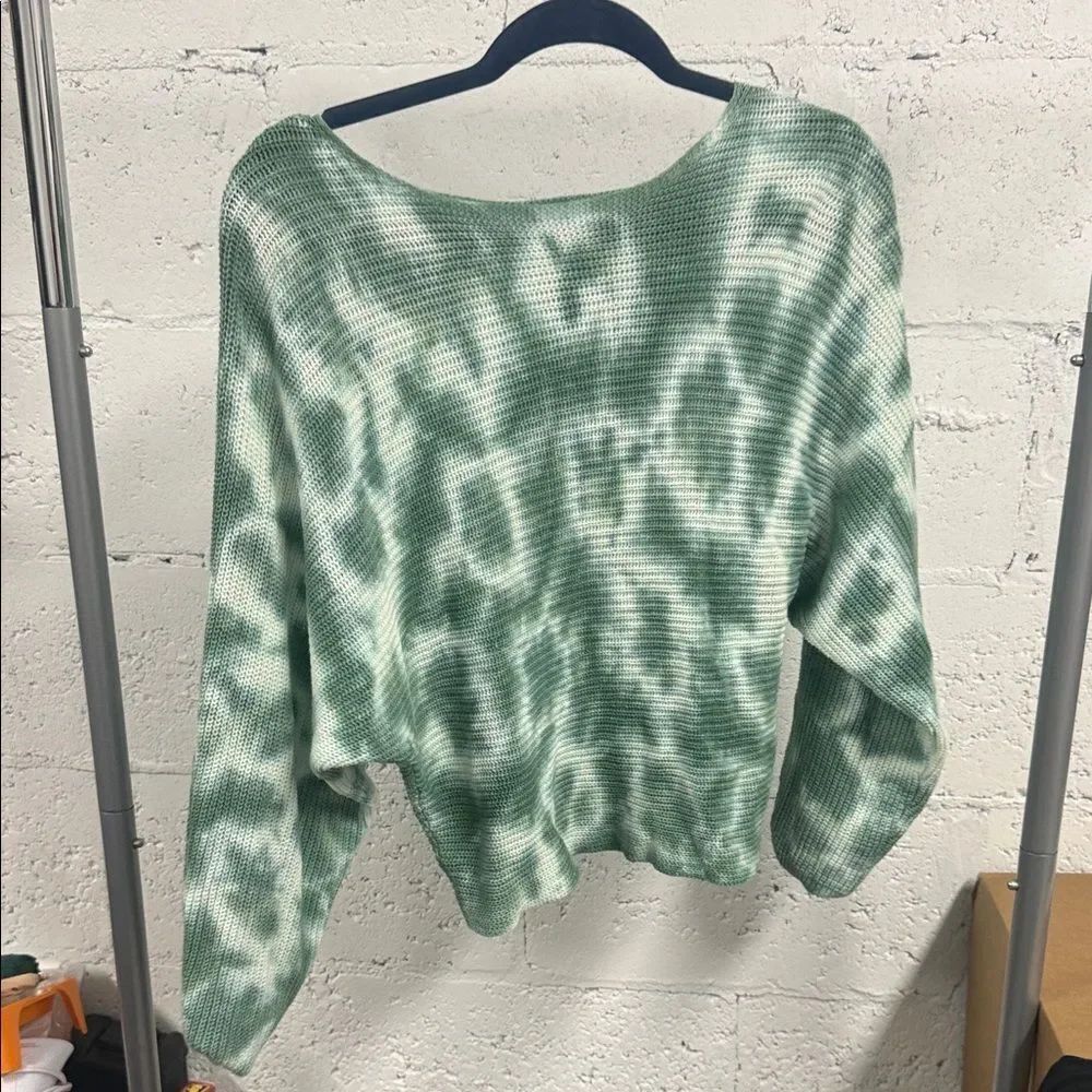 BP Green and White Knit Top BRAND NEW - Size XS - Long Sleeve Oversized Top
